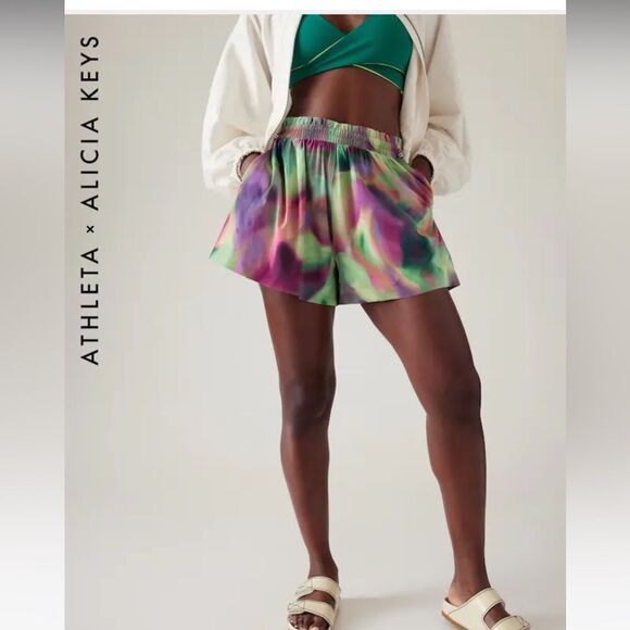NWT New ATHLETA x ALICIA KEYS Enlighten Up Flutter ShortRainbow Tie Dye S